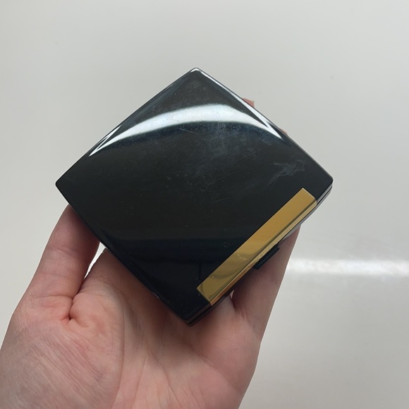 Brand new large 7 eyeshadow pallets with mirror - Picture 5 of 8